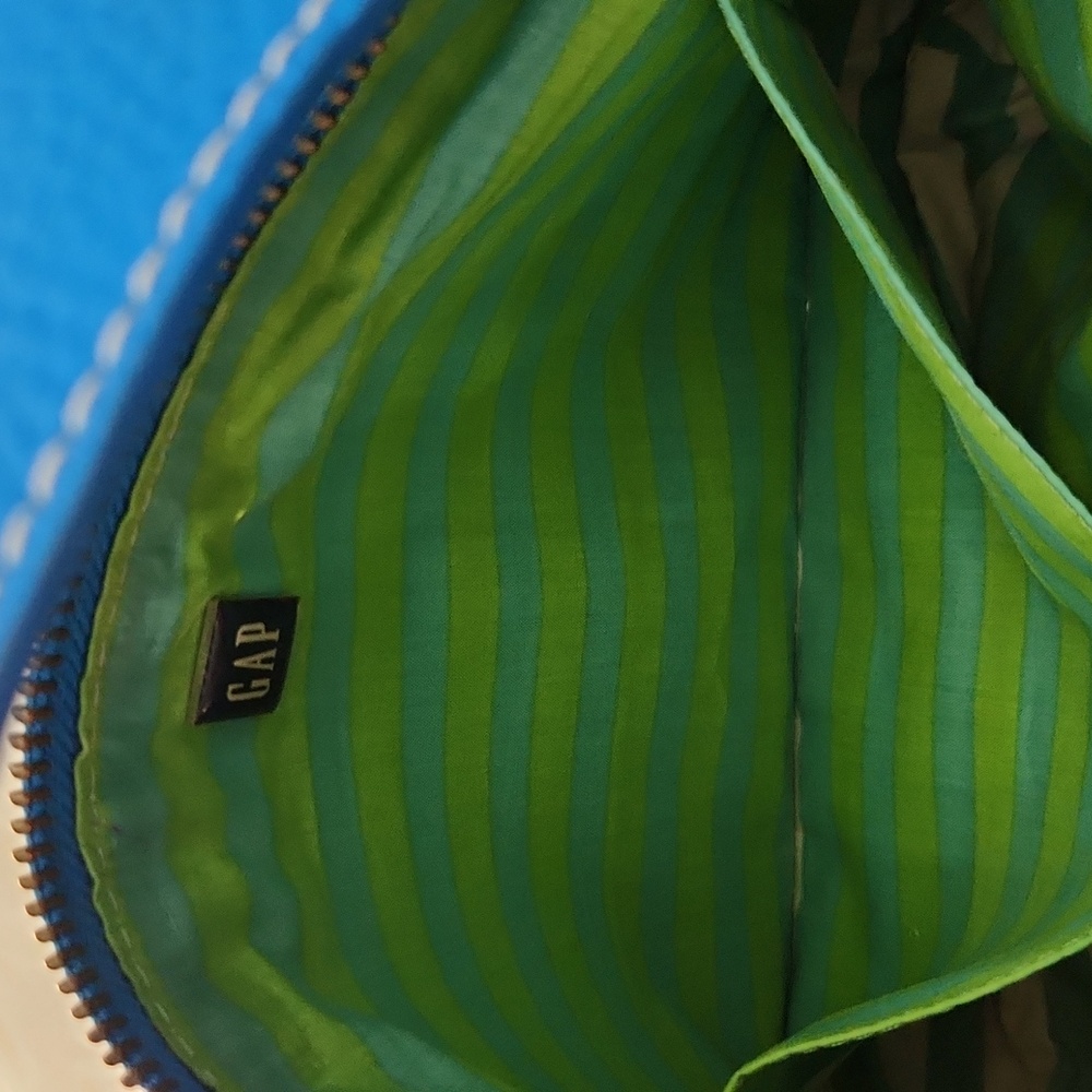 NWOT. Y2K Gap Genuine Pebbled Leather Shoulder Bag - Picture 11 of 14